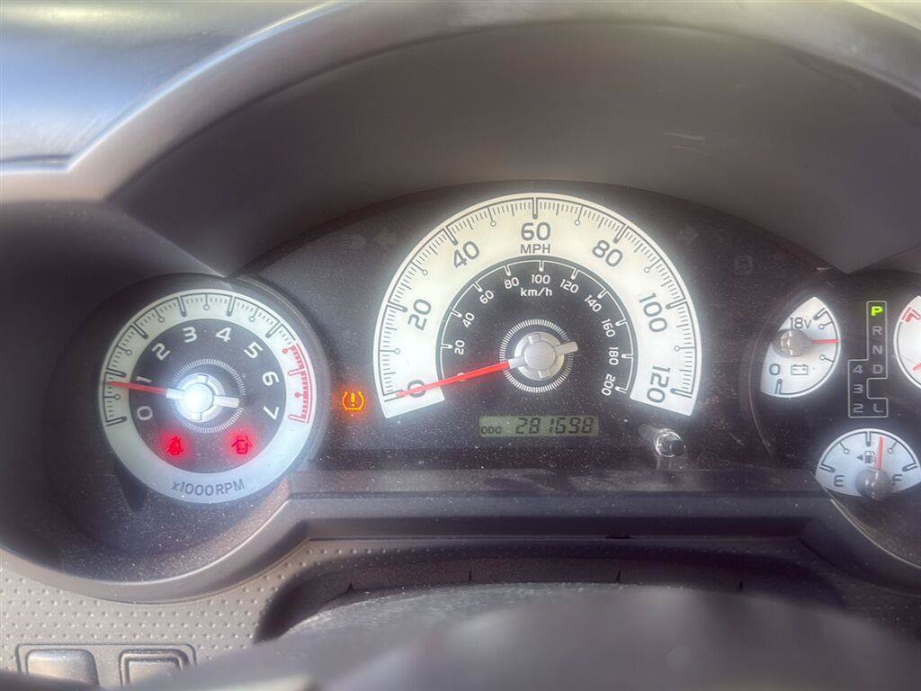 Used 2014 Toyota FJ Cruiser 4WD w/ Upgrade Package image 2