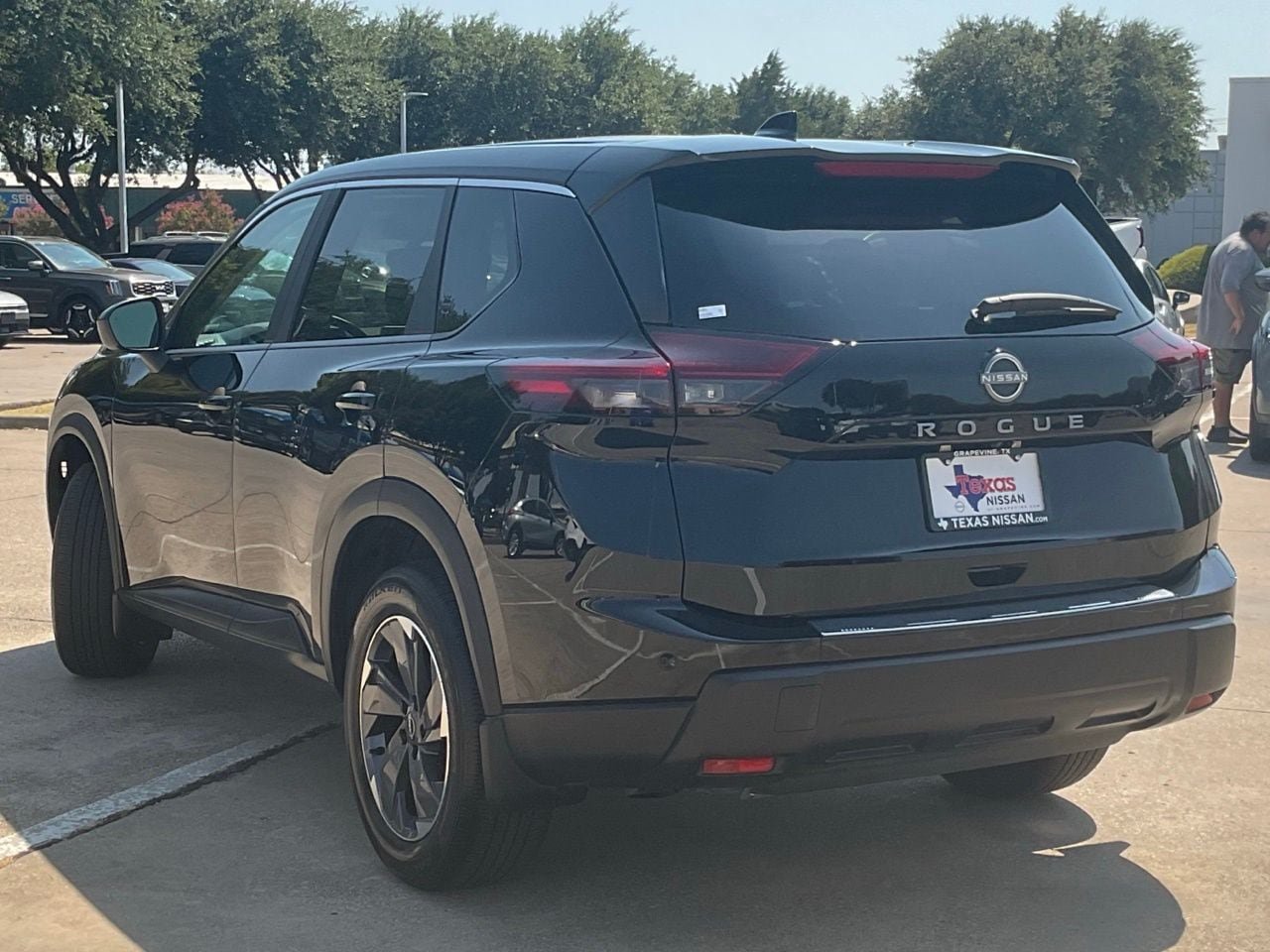 Used 2026 Nissan Rogue SV FWD image 6