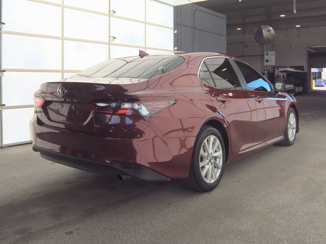 Used 2022 Toyota Camry LE image 2