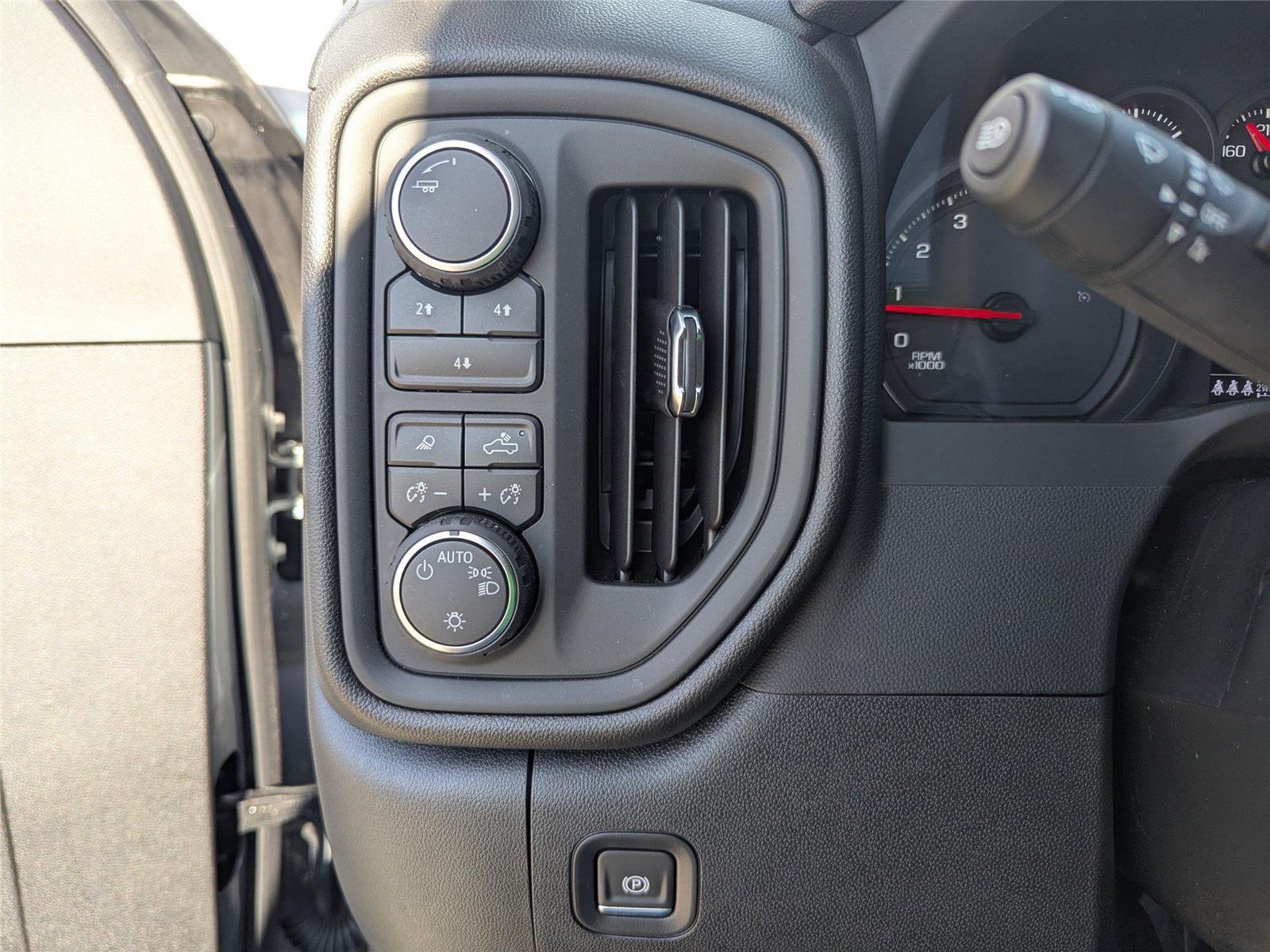 Used 2026 Chevrolet Silverado 2500 Custom w/ Custom Value Package image 22