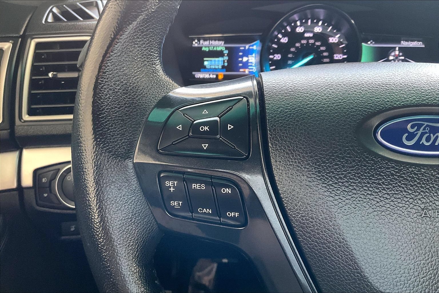 Used 2017 Ford Explorer XLT w/ Equipment Group 202A AWD/4WD image 11