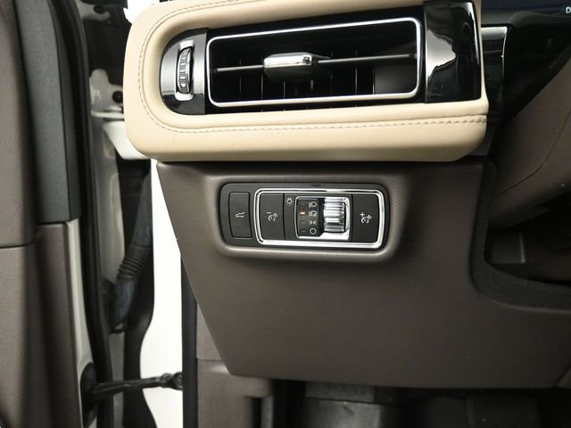 Used 2023 Lincoln Aviator AWD w/ Premium Package image 20