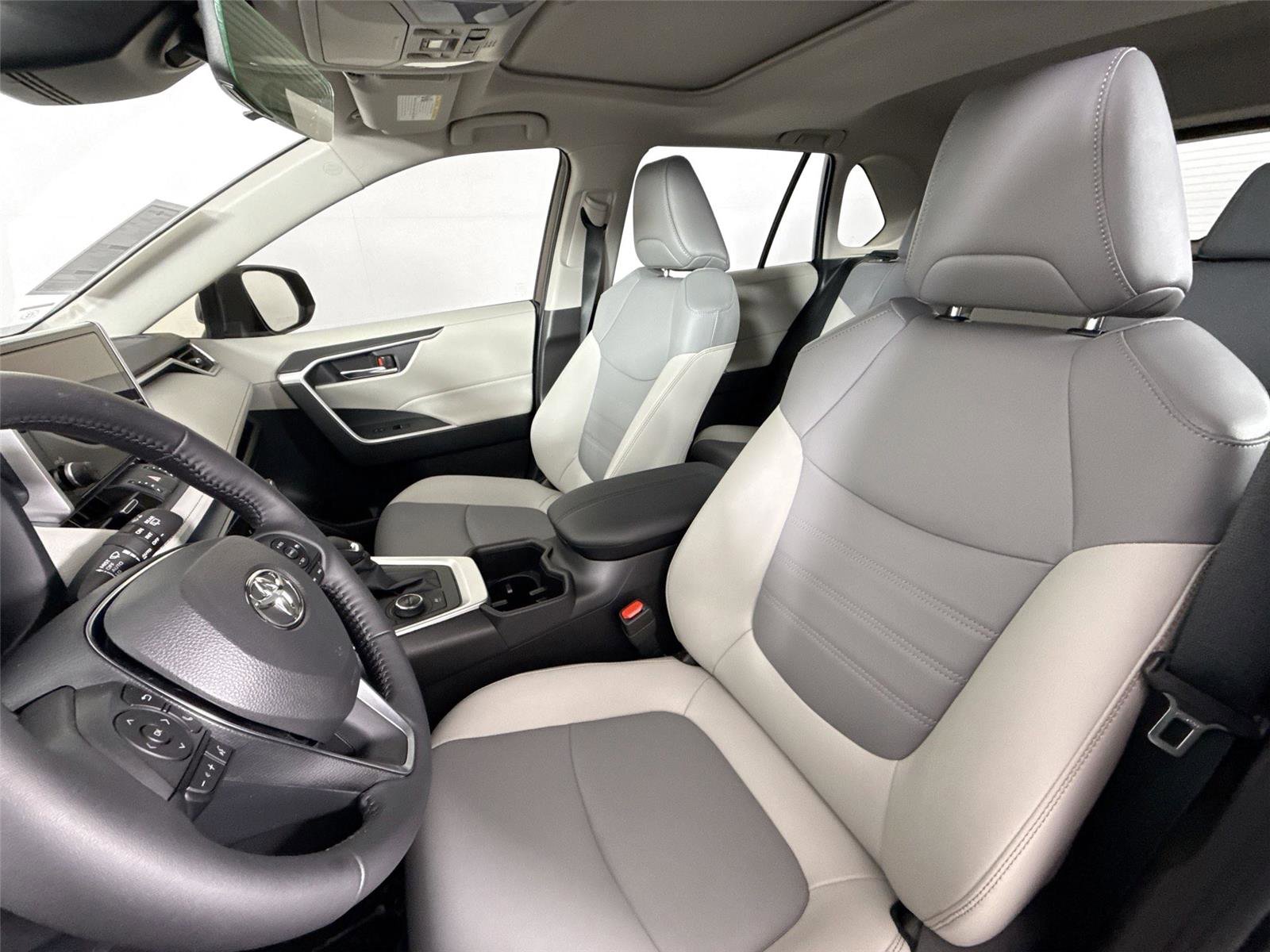 Certified 2025 Toyota RAV4 XLE Premium image 3