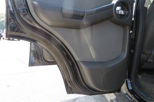 Used 2011 Nissan Xterra S AWD/4WD image 15