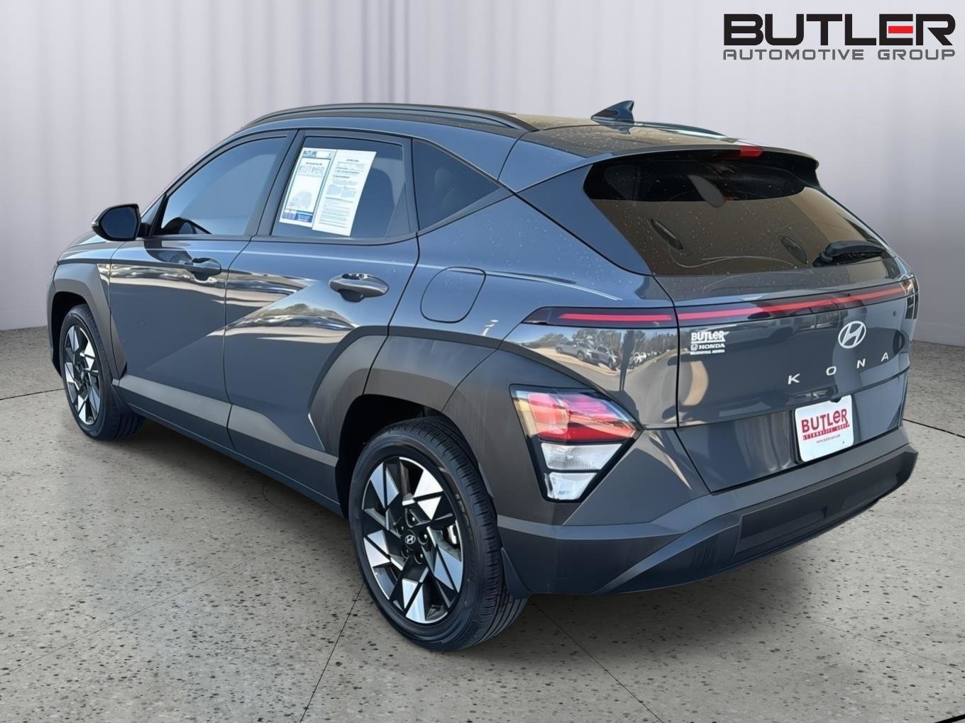 Used 2024 Hyundai Kona SEL w/ Convenience Package image 3