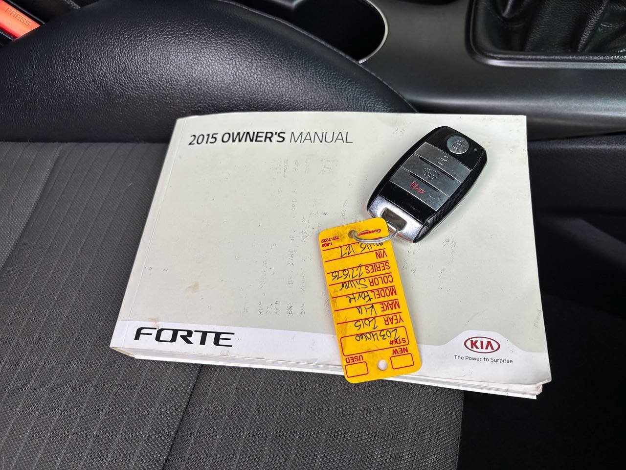 Used 2015 Kia Forte Koup SX FWD image 29