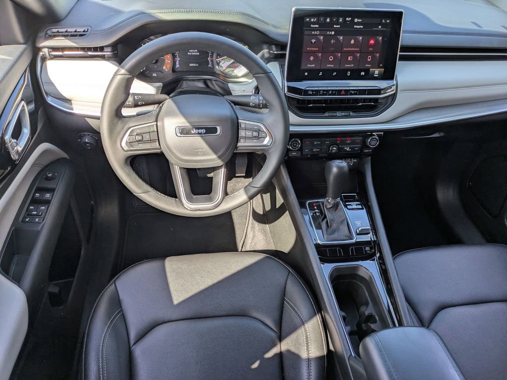 Used 2025 Jeep Compass Limited AWD/4WD image 25