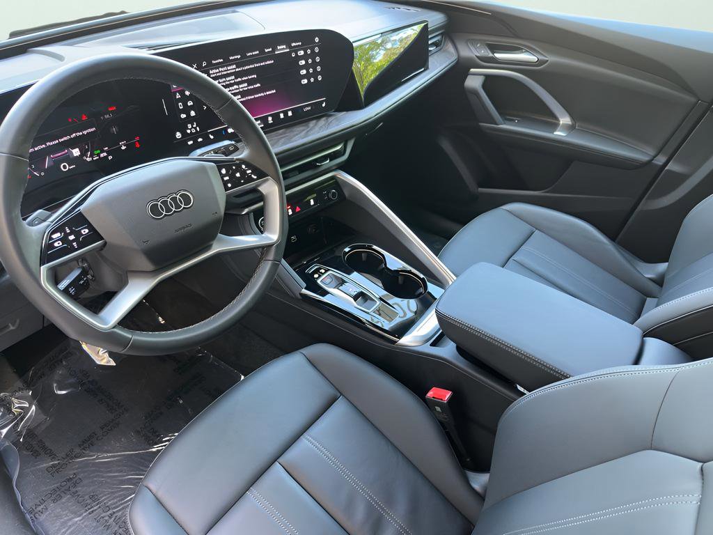 Used 2025 Audi Q5 Premium w/ Convenience Package image 23