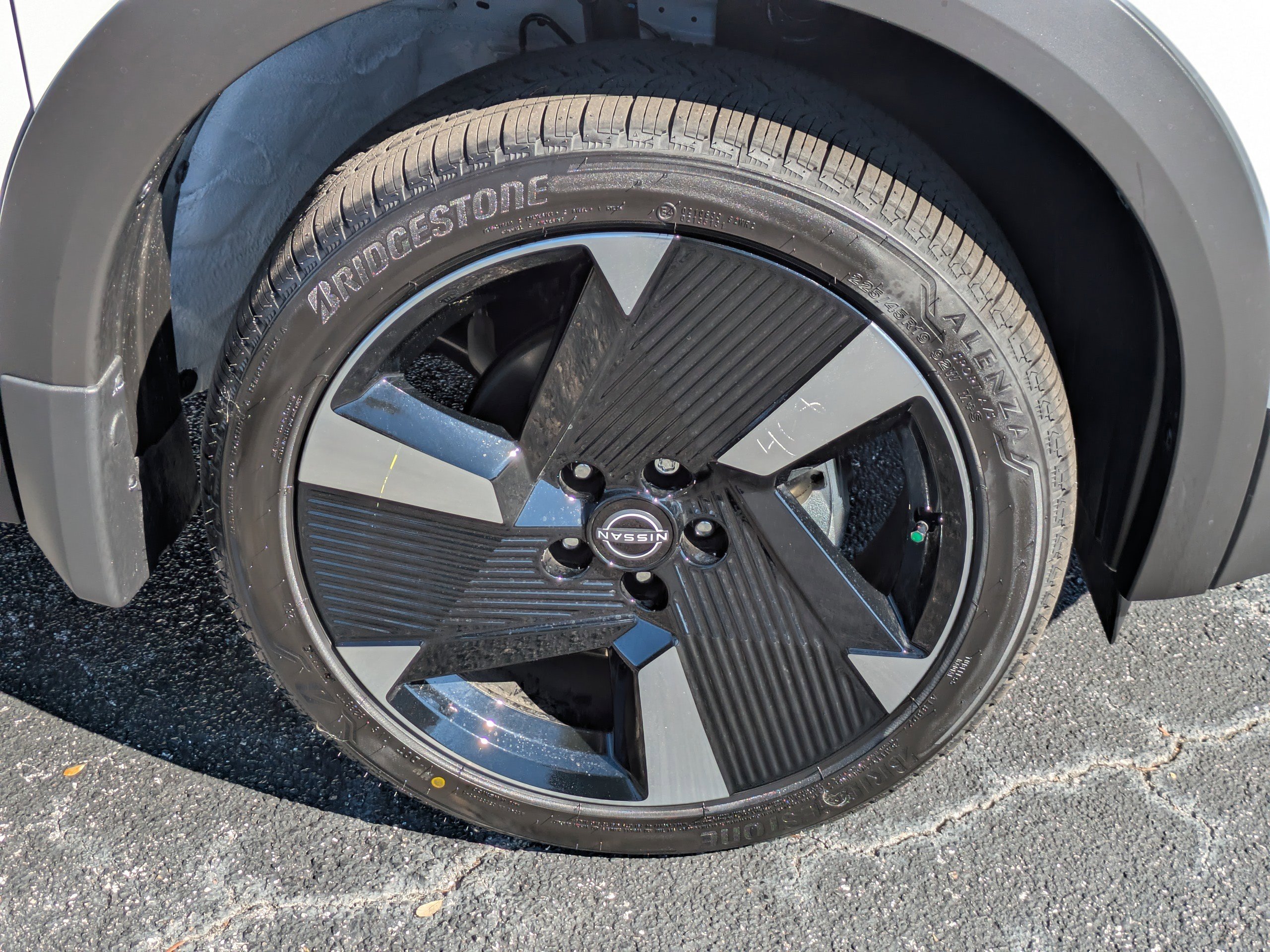 New 2026 Nissan Kicks SR FWD image 11
