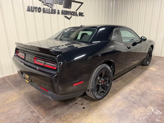 Used 2021 Dodge Challenger SXT image 8