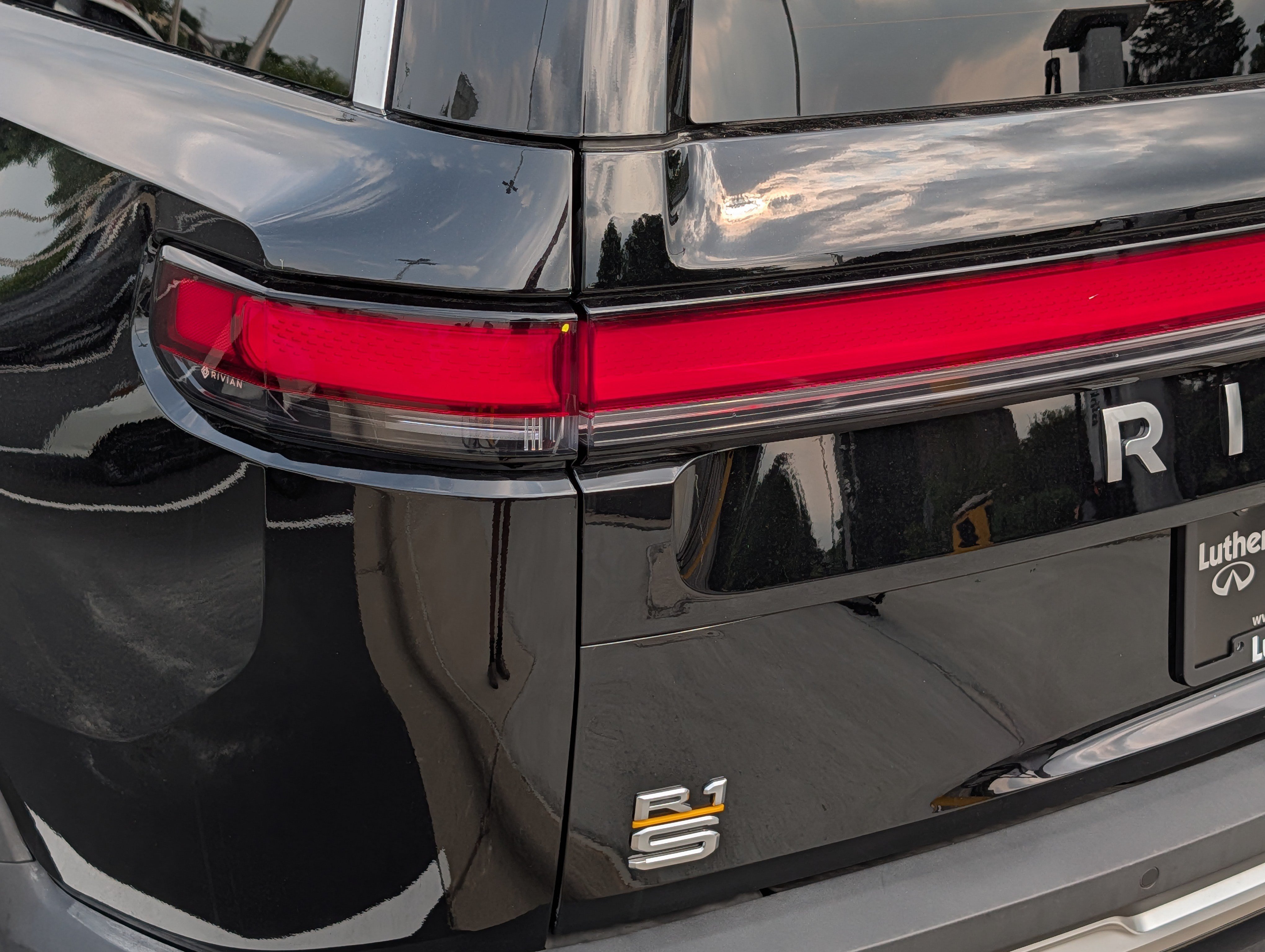 Used 2023 Rivian R1S Adventure Quad AWD/4WD image 17