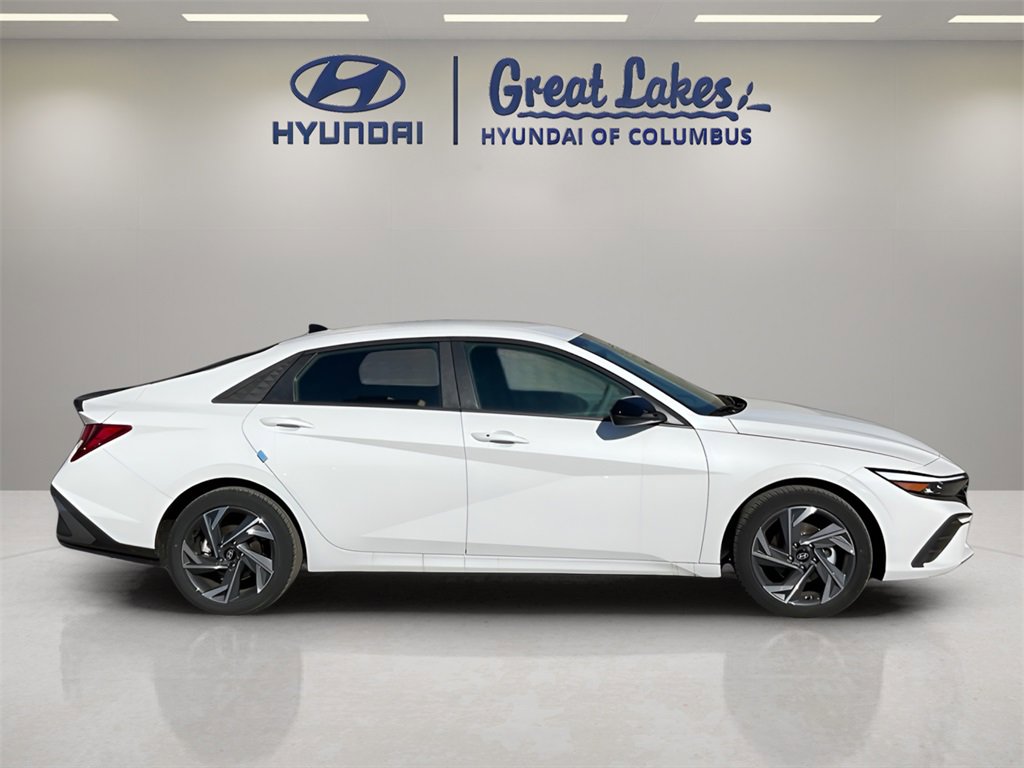 Certified 2025 Hyundai Elantra Sport image 6