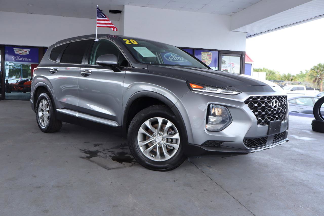 Used 2020 Hyundai Santa Fe SE image 3
