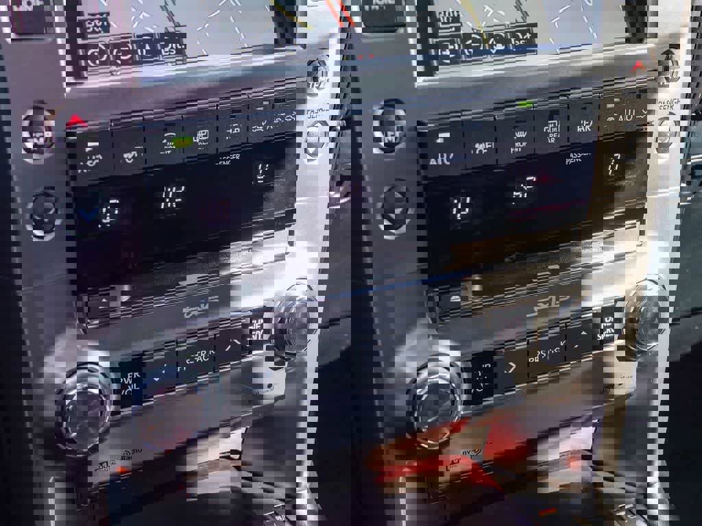 Used 2018 Lexus GX 460 Premium w/ Premium Package image 19