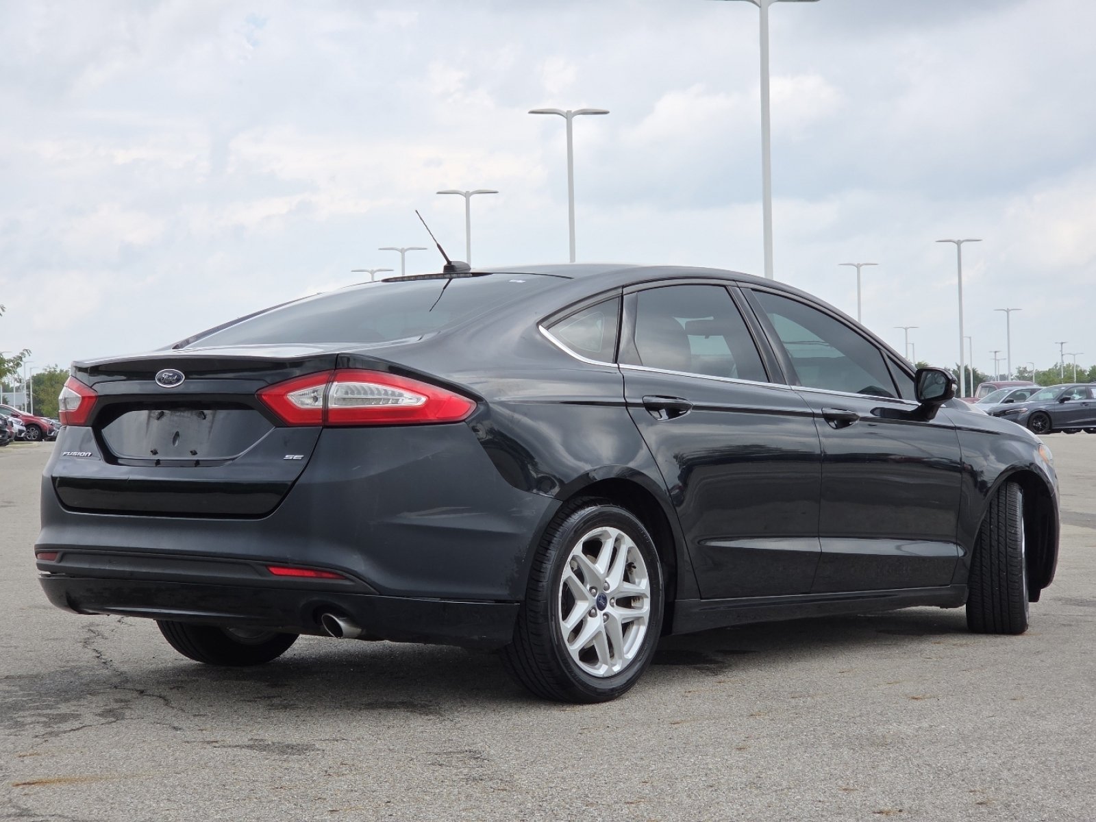 Used 2014 Ford Fusion SE FWD image 15
