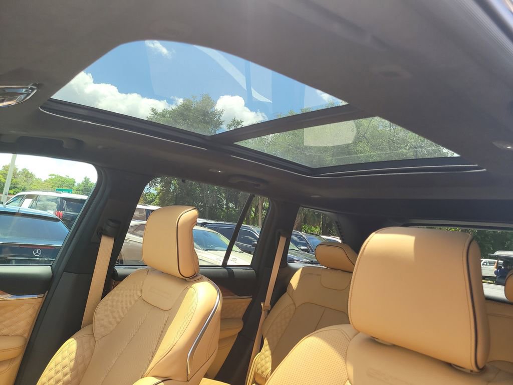 Used 2024 Jeep Grand Cherokee Summit AWD/4WD image 19