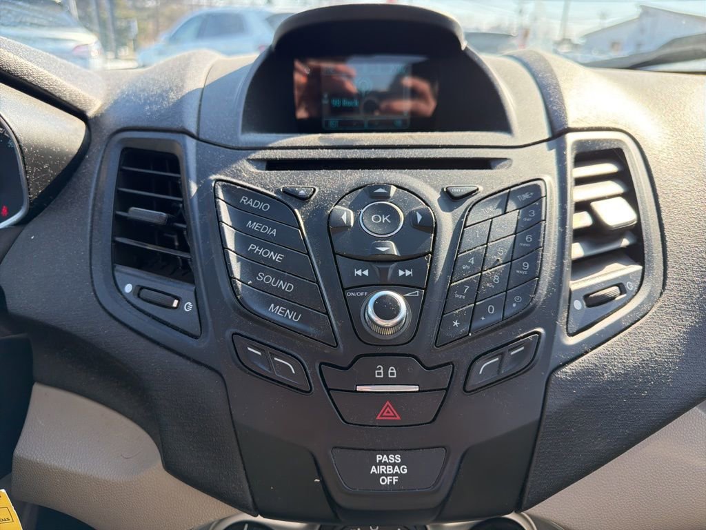 Used 2016 Ford Fiesta SE image 31