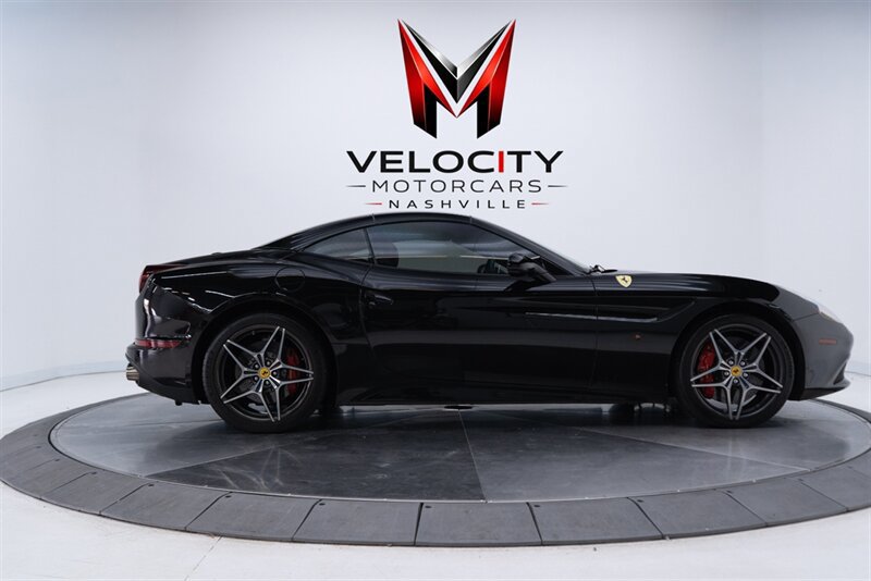 Used 2017 Ferrari California T RWD image 5