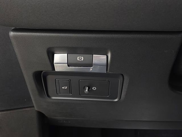 Used 2023 Land Rover Range Rover Evoque R-Dynamic SE image 26