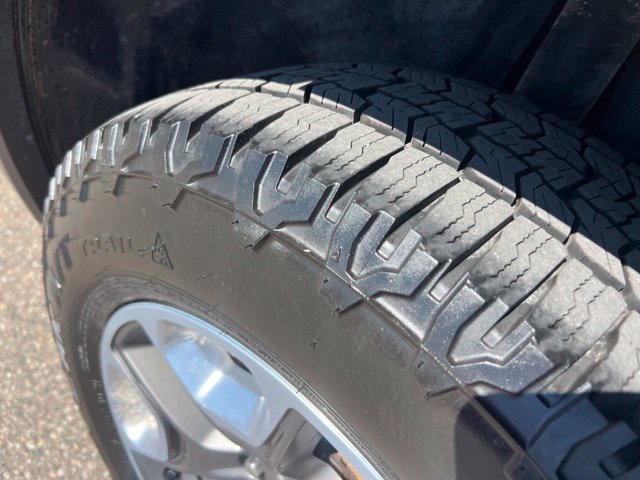 Used 2019 Jeep Cherokee Trailhawk w/ Cold Weather Group AWD/4WD image 27
