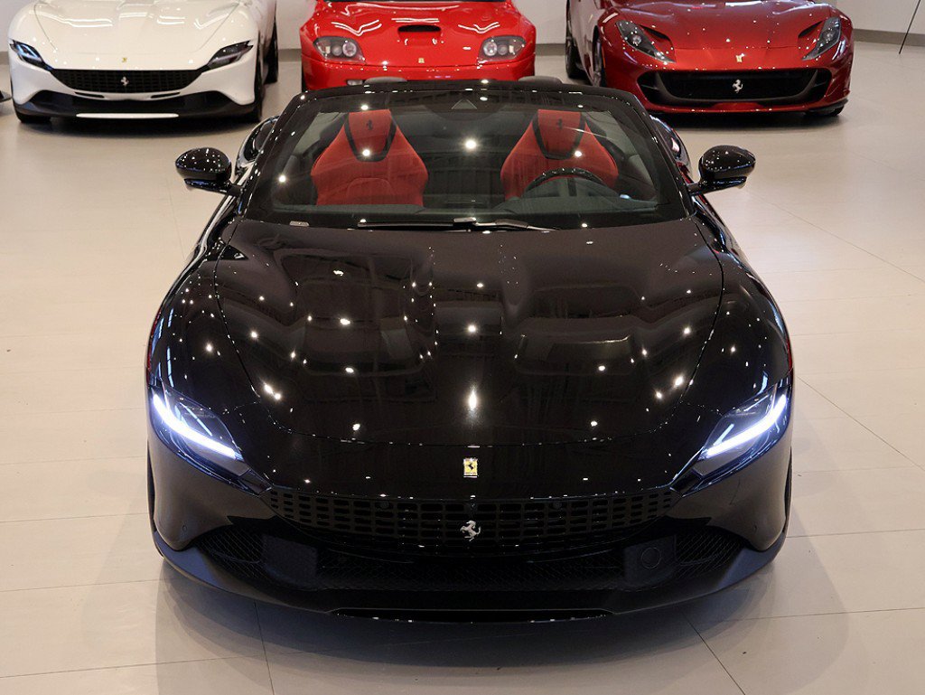 Certified 2025 Ferrari Roma Spider RWD image 62