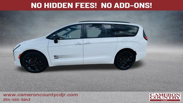 New 2027 Chrysler Pacifica Select AWD/4WD image 4