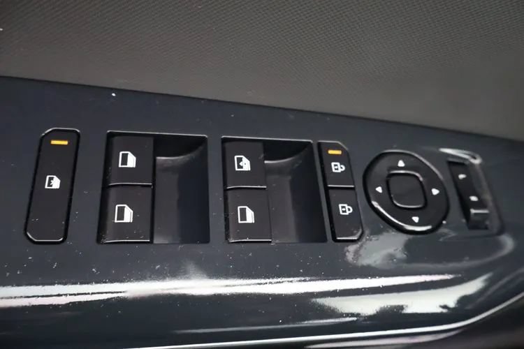 Used 2025 Kia K4 FWD image 20