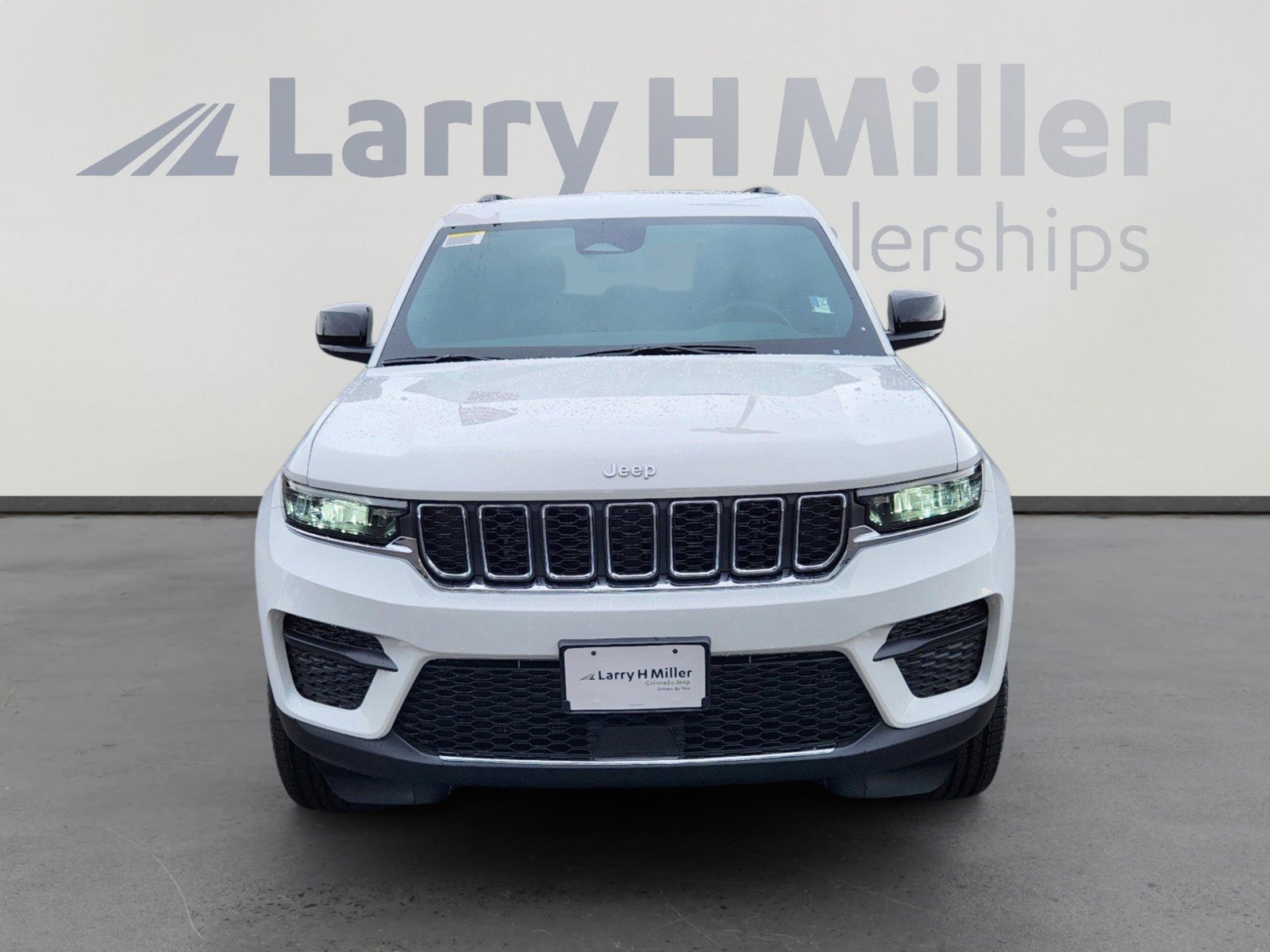 New 2025 Jeep Grand Cherokee Laredo w/ Luxury Tech Group I image 5