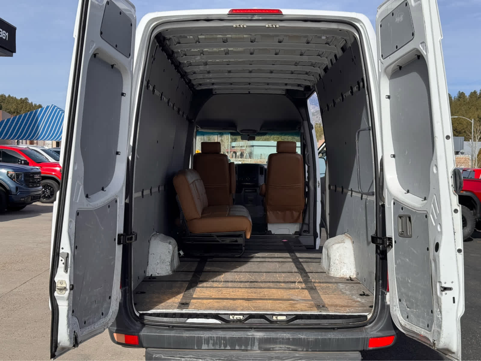 Used 2014 Mercedes-Benz Sprinter 2500 image 14