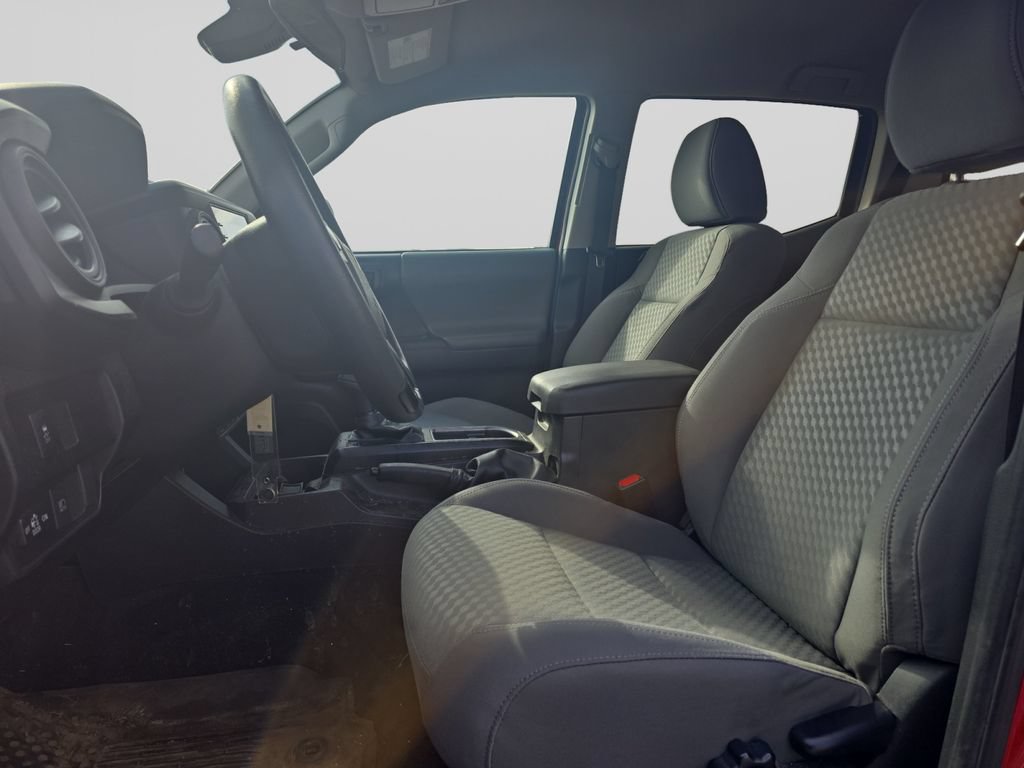 Used 2022 Toyota Tacoma SR AWD/4WD image 3