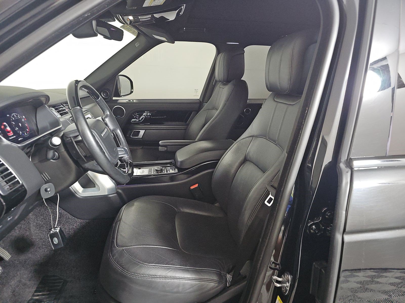 Used 2019 Land Rover Range Rover Supercharged AWD/4WD image 8