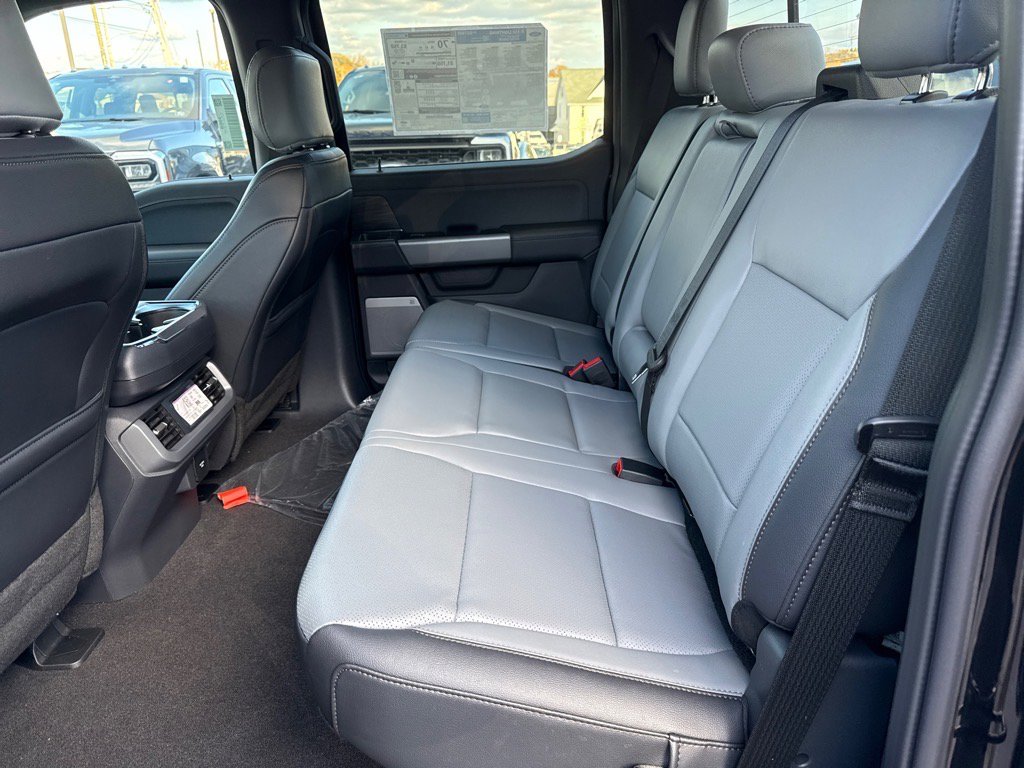 New 2025 Ford F150 Lightning Lariat image 35