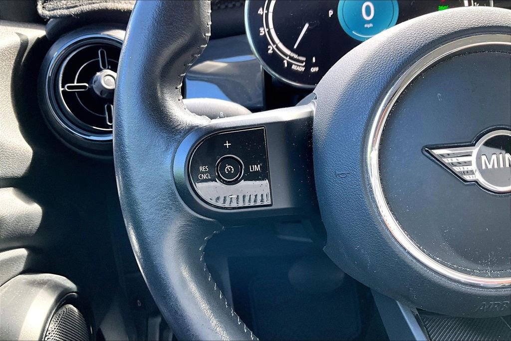 Used 2024 MINI Cooper 4-Door Hardtop image 20