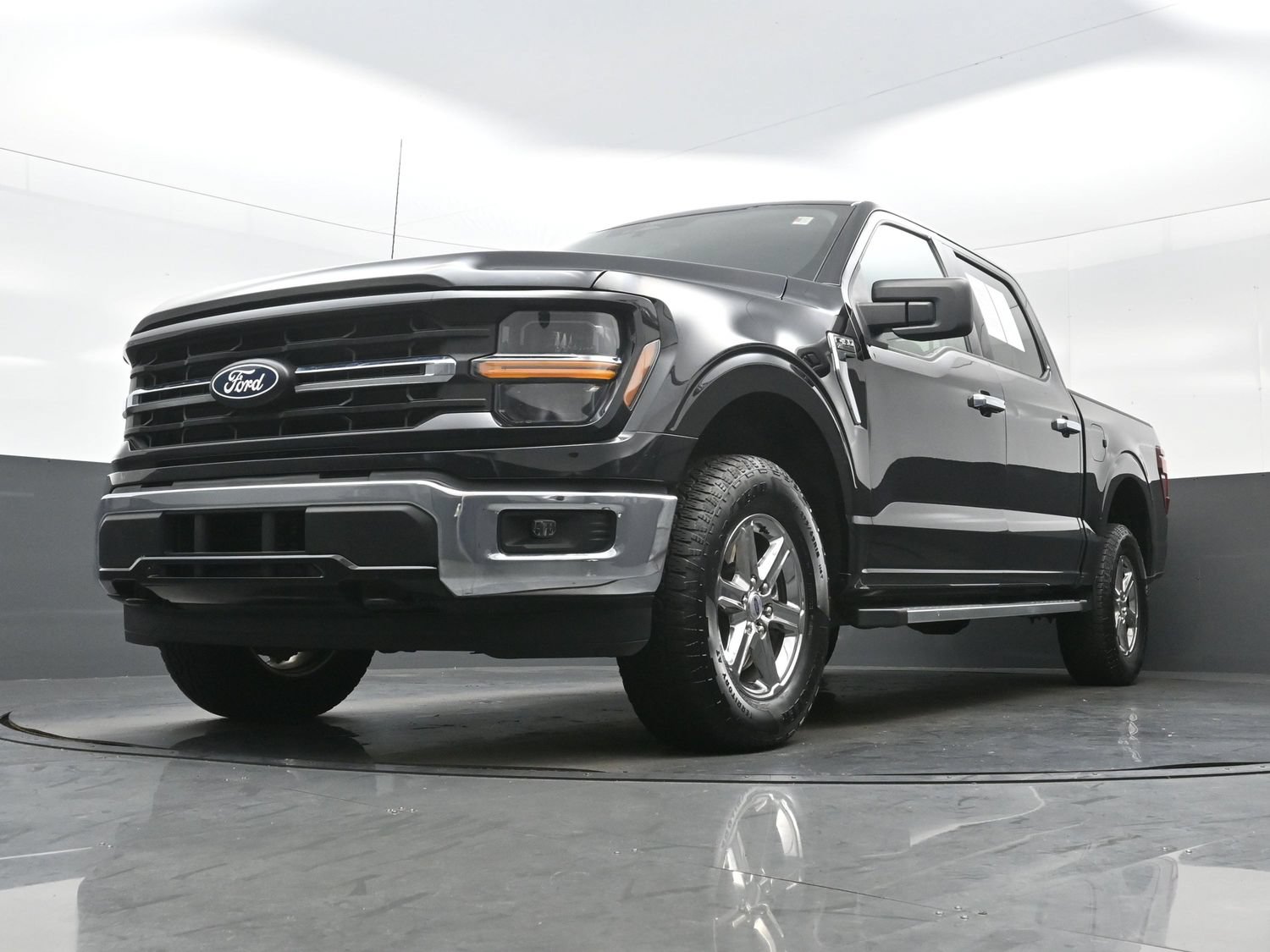 Used 2025 Ford F150 XLT w/ Equipment Group 301A Standard AWD/4WD image 25