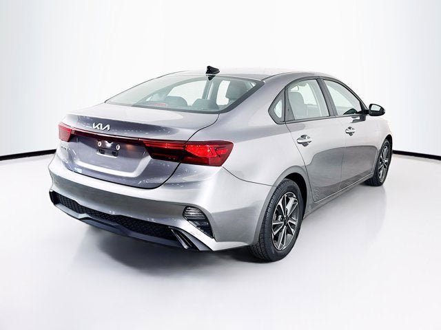 Used 2023 Kia Forte LXS w/ LXS Technology Package FWD image 5