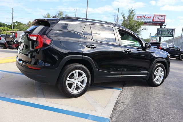 Used 2022 GMC Terrain SLE w/ Driver Convenience Package FWD image 8