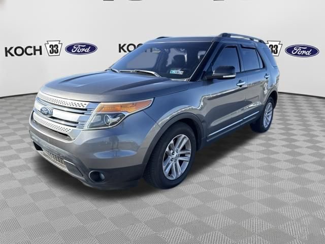 Used 2013 Ford Explorer XLT image 3