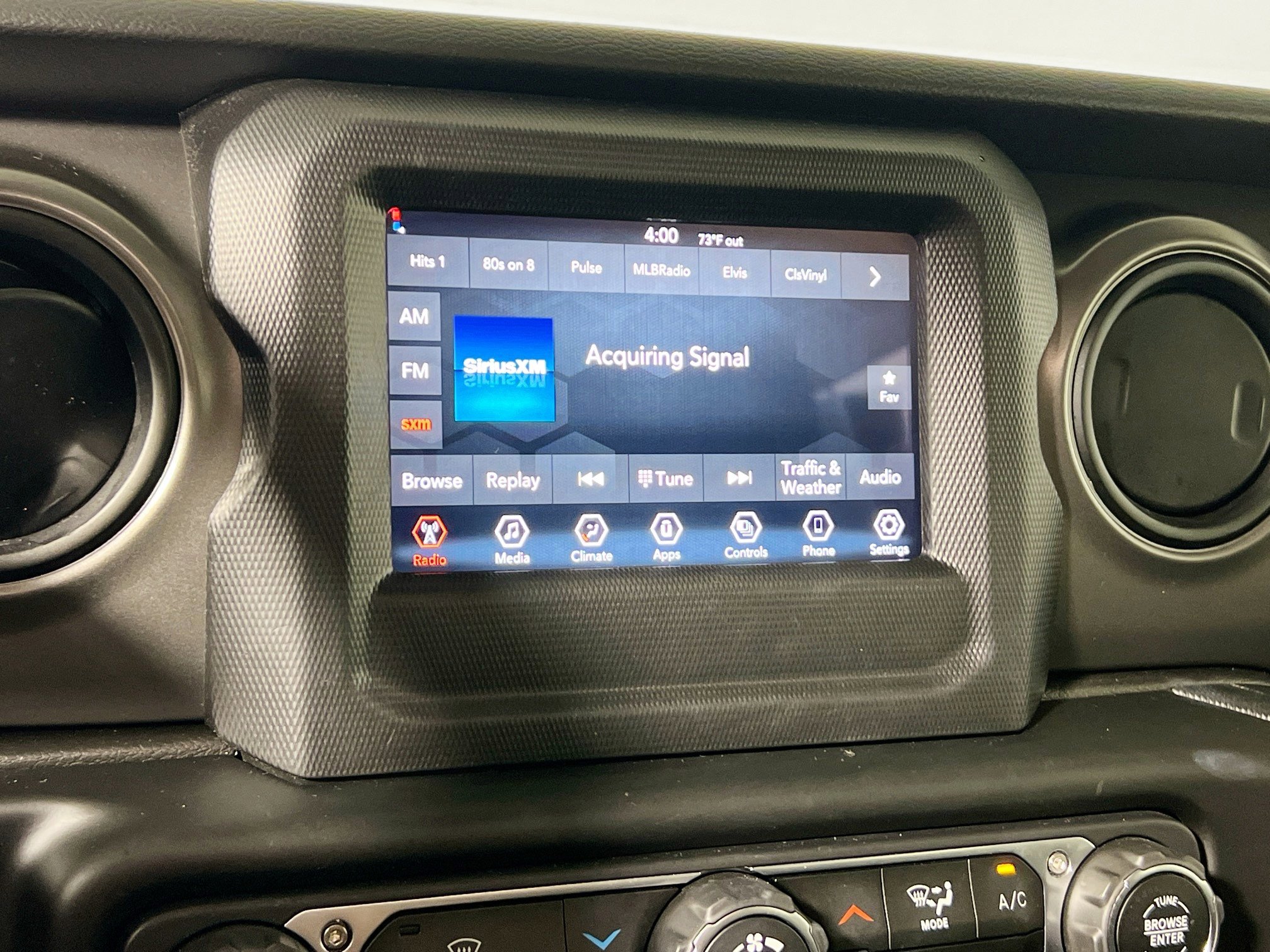 Used 2022 Jeep Wrangler Sport image 28