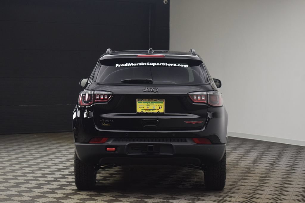 New 2026 Jeep Compass Trailhawk w/ Sun, Sound & Navigation Group AWD/4WD image 10