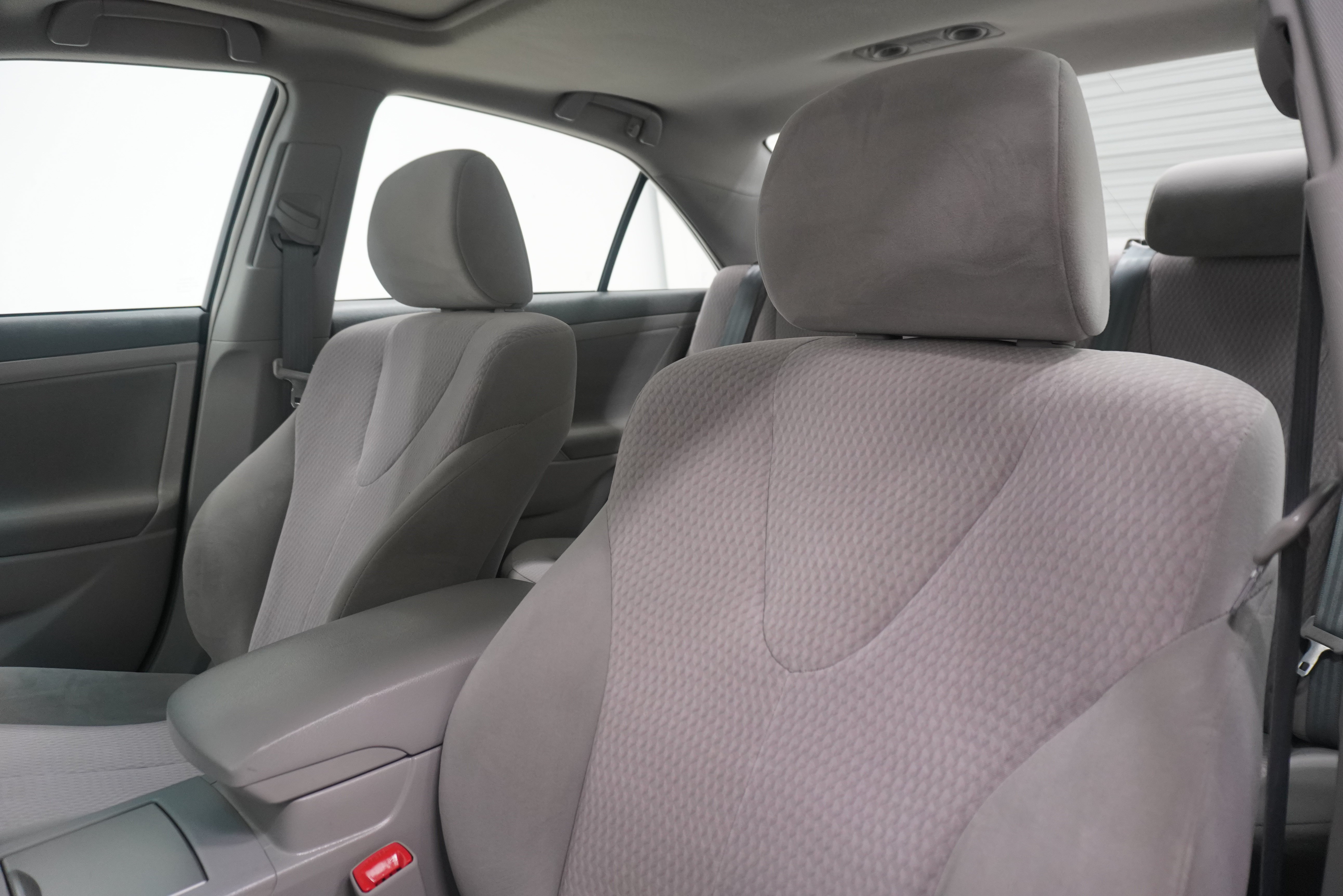 Used 2010 Toyota Camry LE FWD image 10