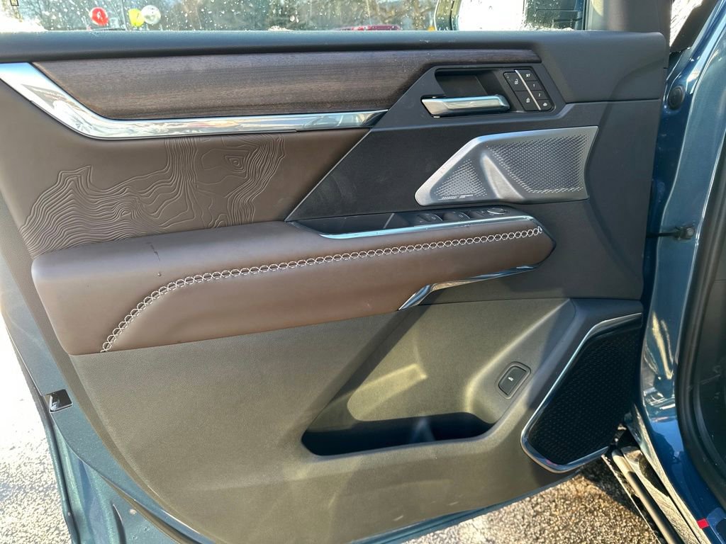 New 2026 GMC Acadia Denali Ultimate AWD/4WD image 10