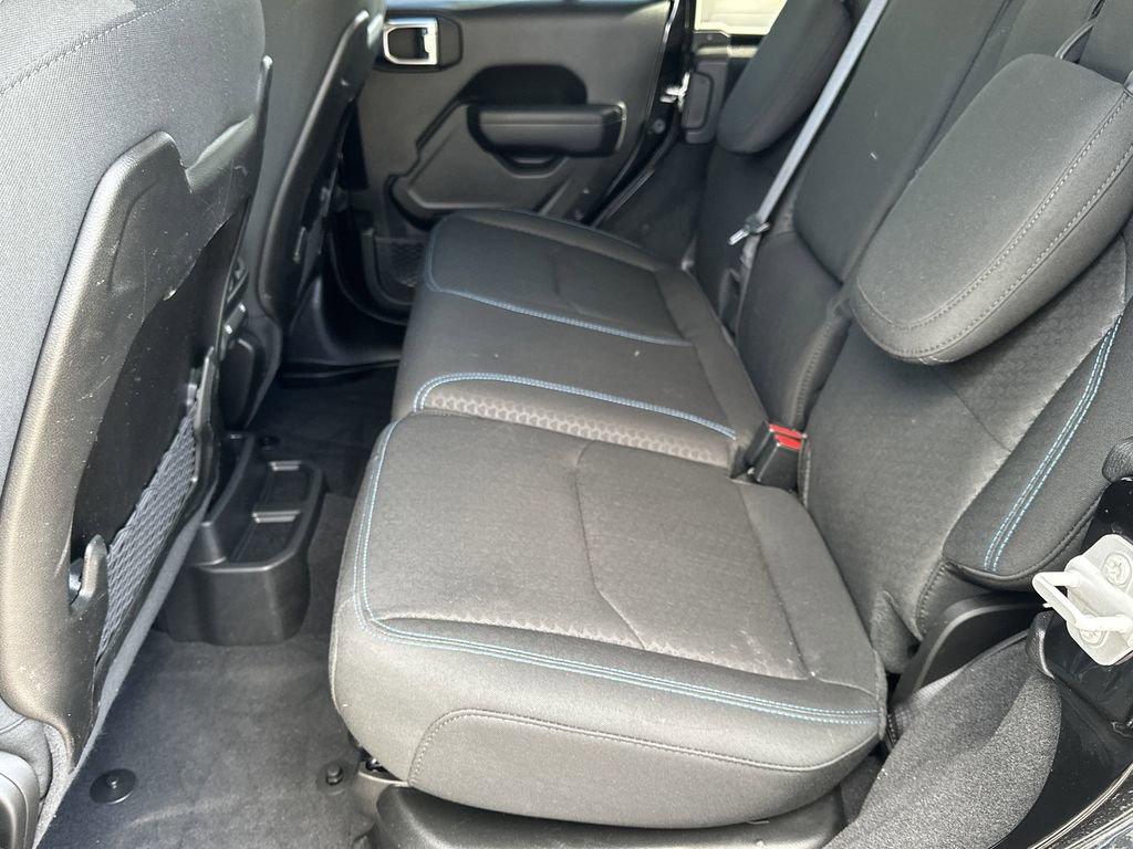 Used 2025 Jeep Wrangler Unlimited Rubicon 4xe image 15