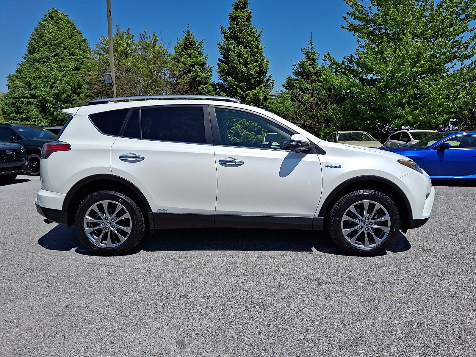 Used 2018 Toyota RAV4 Limited w/ Advanced Technology Package AWD/4WD image 7