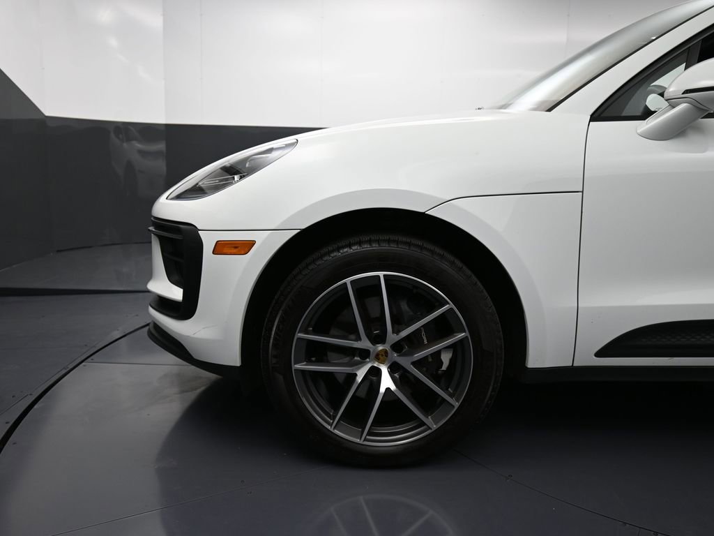 Certified 2023 Porsche Macan Turbo image 12