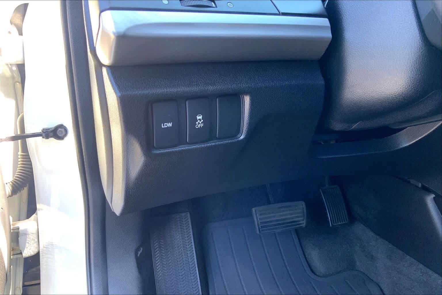 Used 2015 Honda Crosstour EX-L image 35