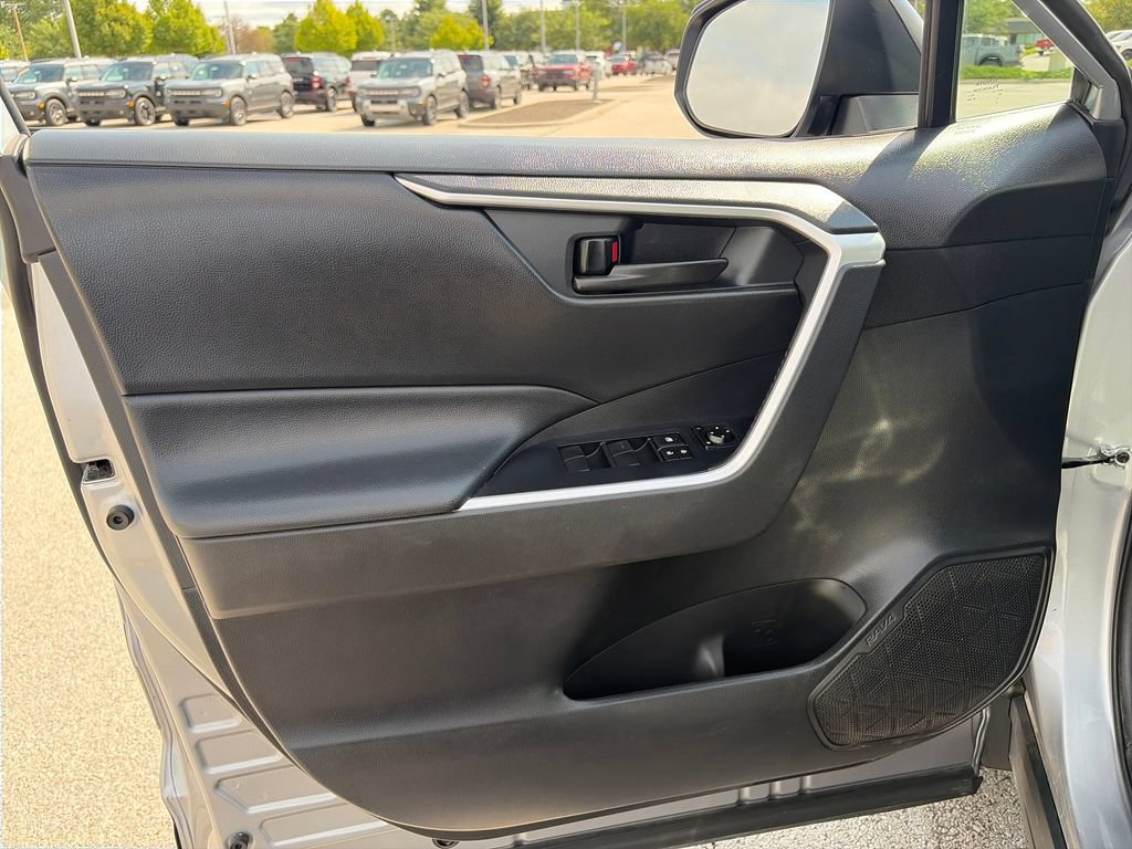 Used 2020 Toyota RAV4 LE w/ All Weather Liner Package AWD/4WD image 13