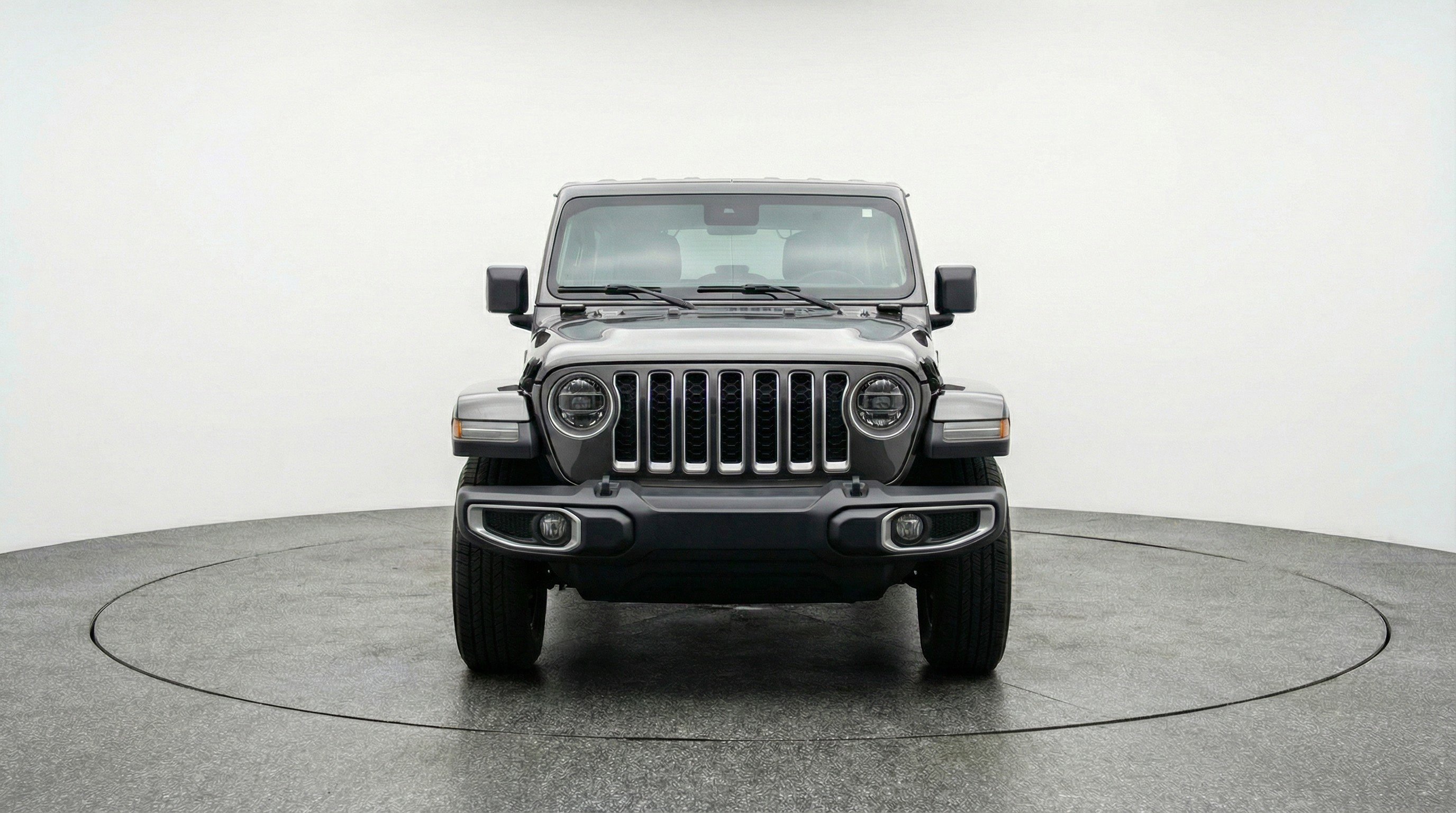 Used 2025 Jeep Wrangler Sahara image 2