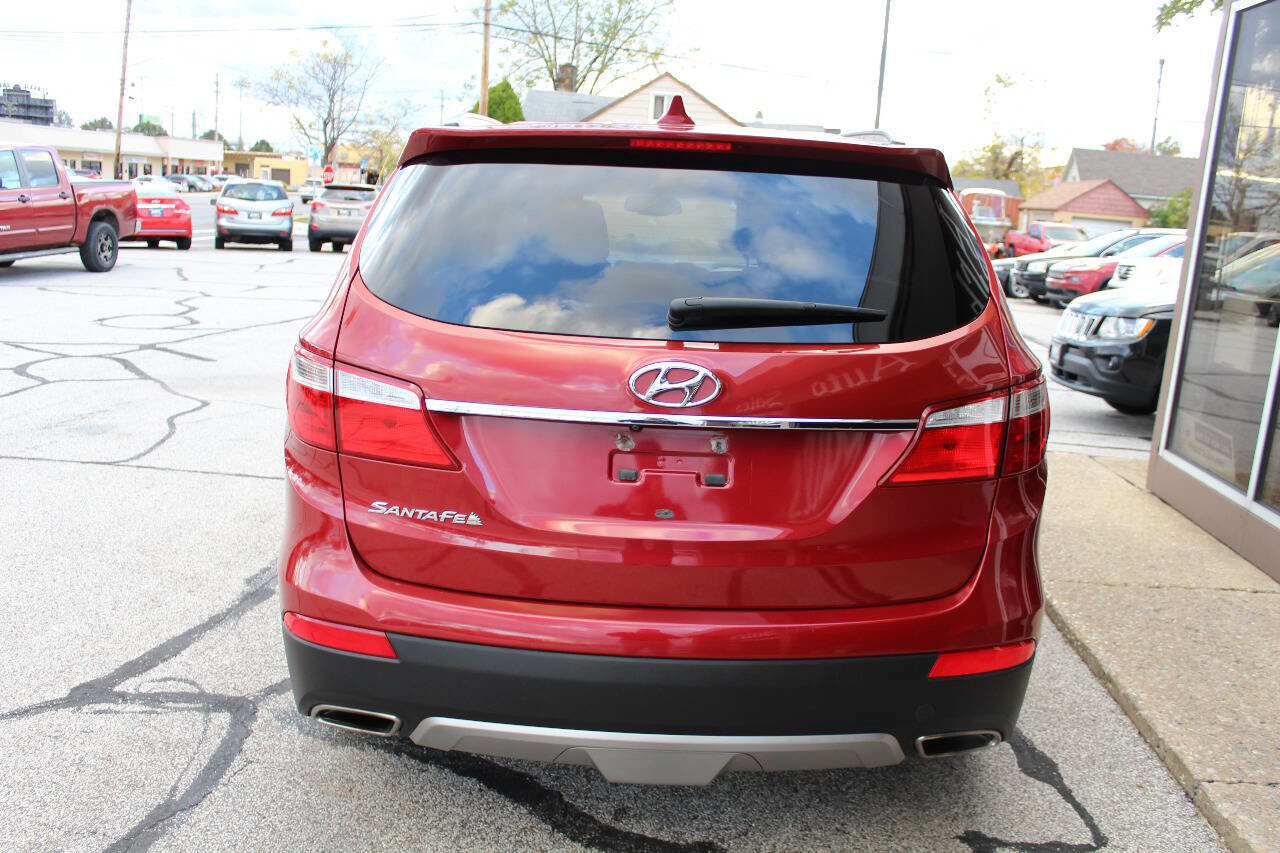 Used 2016 Hyundai Santa Fe SE w/ Cargo Package image 8