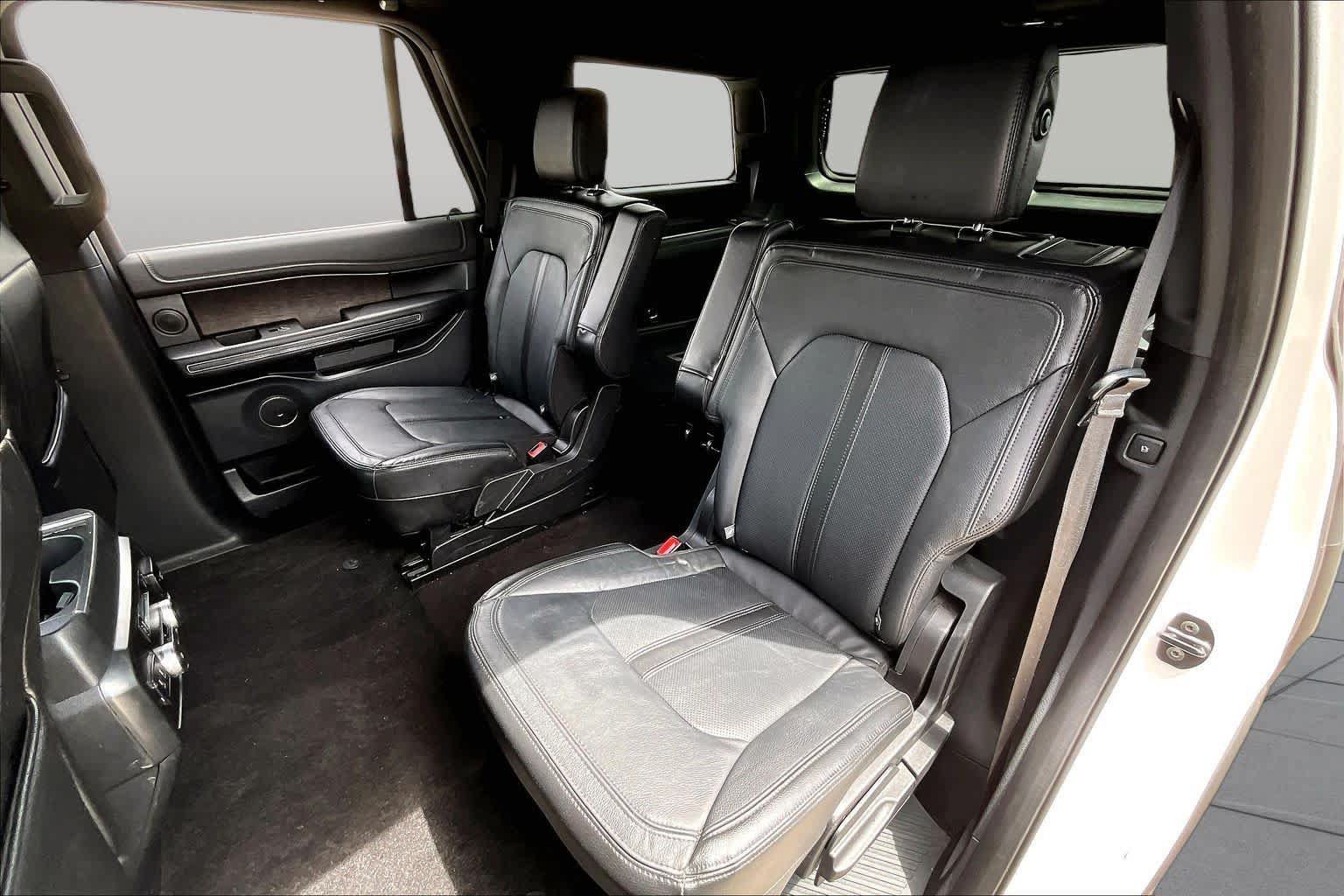 Used 2019 Ford Expedition Limited w/ Special Edition Package RWD image 19
