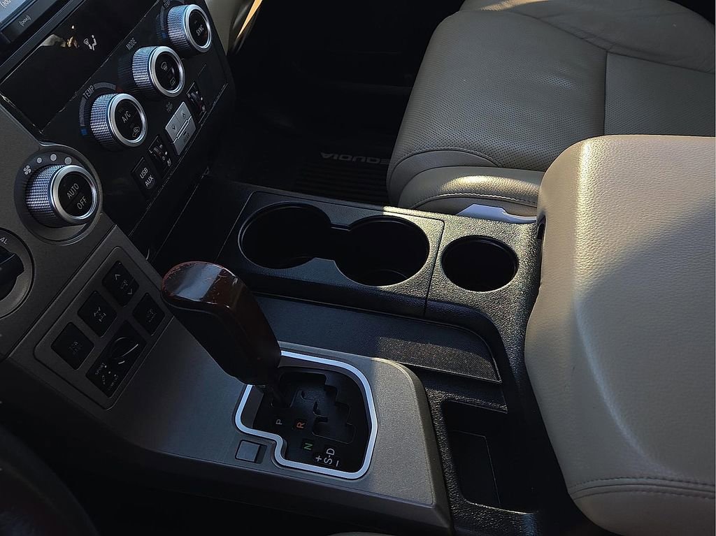 Used 2017 Toyota Sequoia Platinum image 21